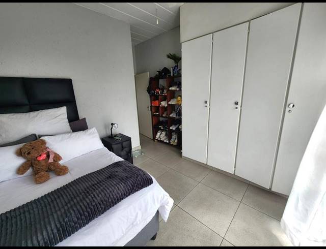 1 BEDROOM PROPERTY TO RENT IN CONSTANTIA KLOOF